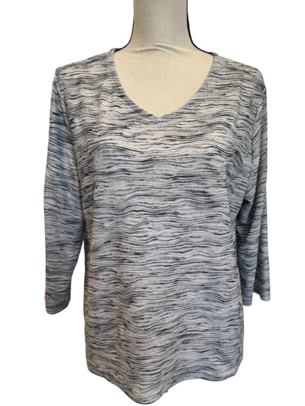Chico's Black & White Space-Dye V-Neck Top 3/4 Sleeve Large
